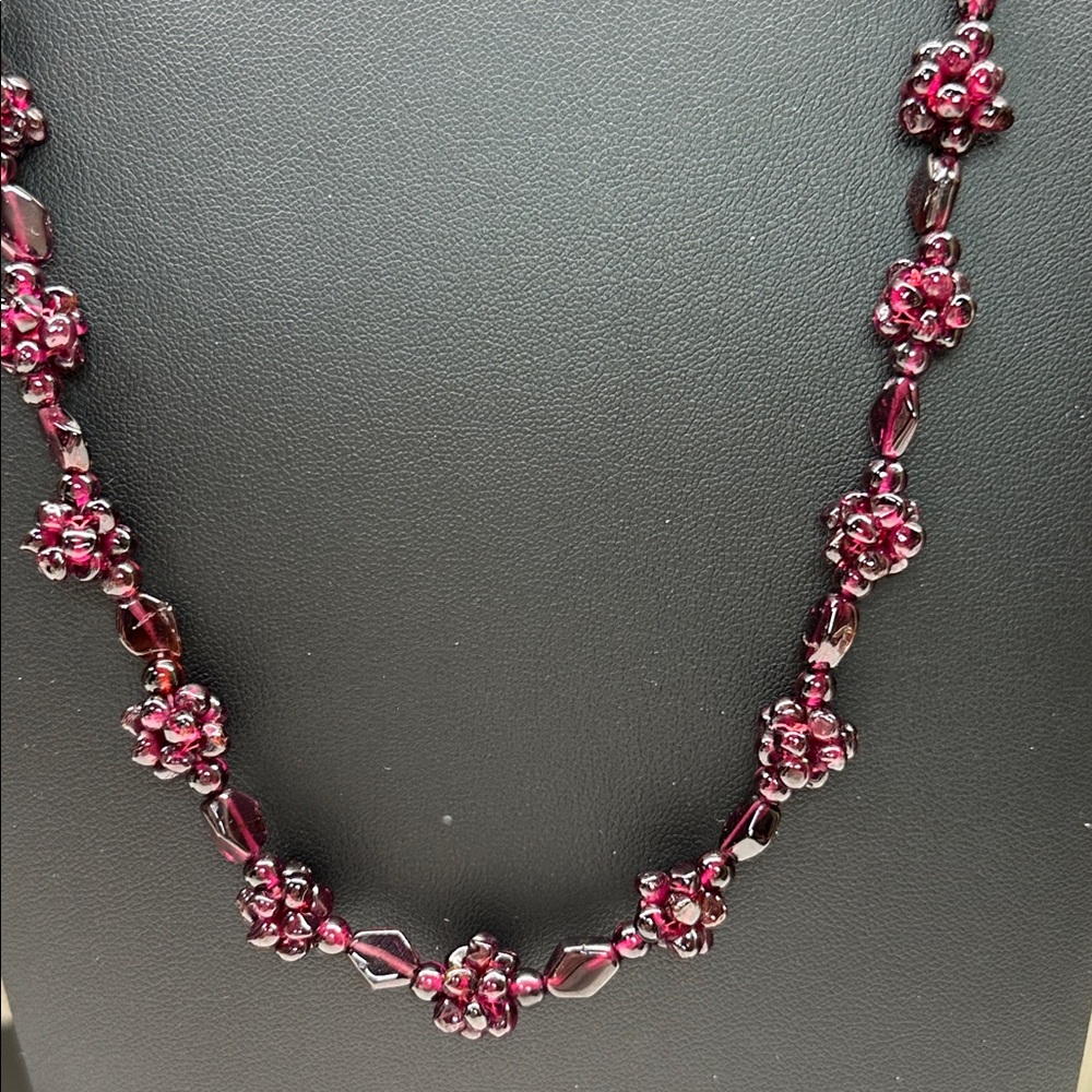 Gorgeous Polished Garnet Cluster Continuous Strand Vintage Necklace - Picture 11 of 12